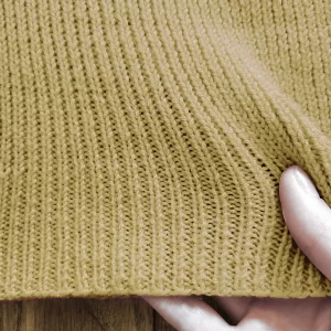 close-up view of 1x1 rib stitch, stretched