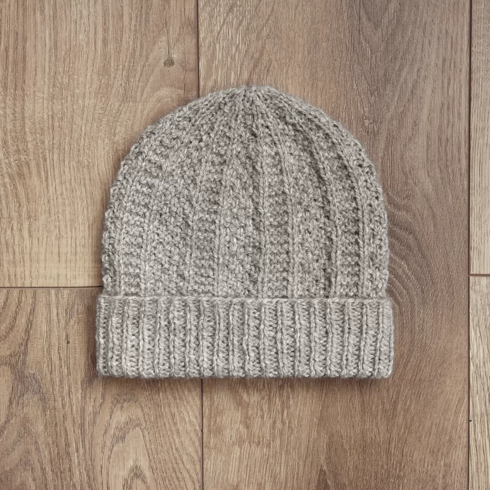 Cambronne Beanie - FREE knitting pattern by KnitQ