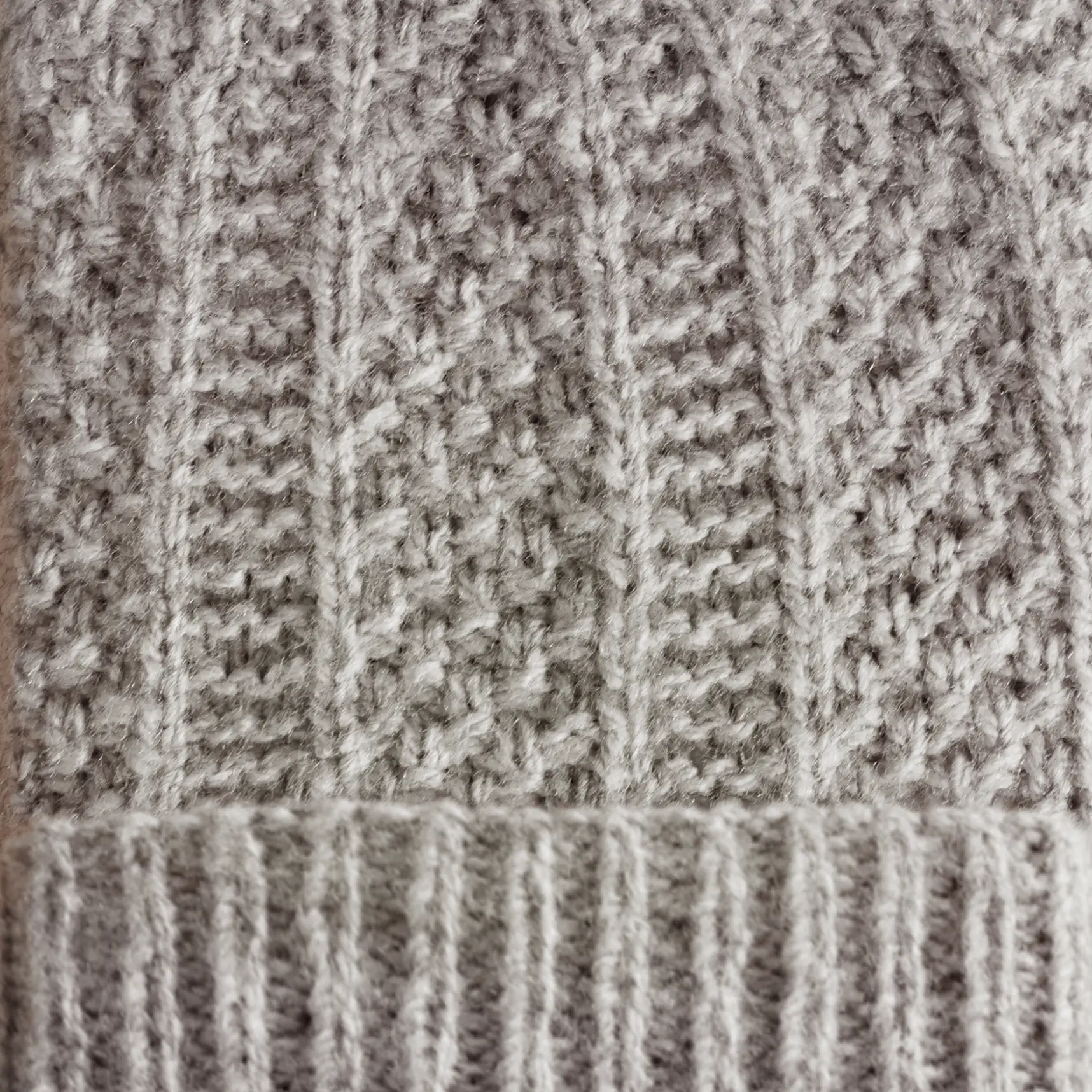 Cambronne Beanie - FREE knitting pattern by KnitQ